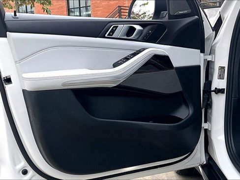 Used 2024 BMW X5 sDrive40i w/ Premium Package image 24