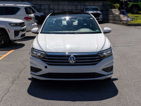 Used 2020 Volkswagen Jetta SE w/ SE Cold Weather Package FWD image 2