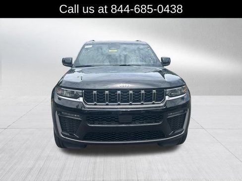 New 2026 Jeep Grand Cherokee Limited RWD image 2