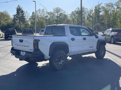 Used 2025 Toyota Tacoma 4x4 Double Cab Hybrid image 5