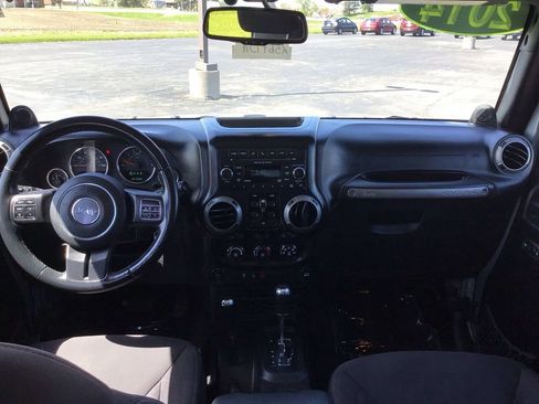 Used 2014 Jeep Wrangler Unlimited Sport w/ Quick Order Package 24S AWD/4WD image 21