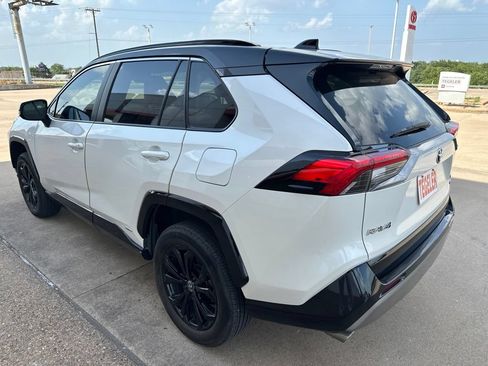 Used 2022 Toyota RAV4 XSE AWD/4WD image 5