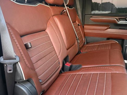 Used 2024 GMC Sierra 3500 Denali Ultimate AWD/4WD image 16