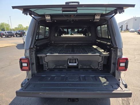 Used 2021 Jeep Gladiator Rubicon AWD/4WD image 23