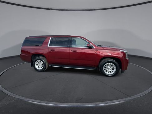 Certified 2017 GMC Yukon XL SLT w/ Open Road Package image 9