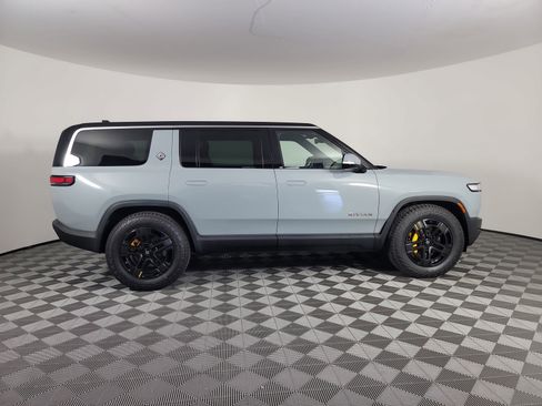 Used 2022 Rivian R1S Launch Edition image 6