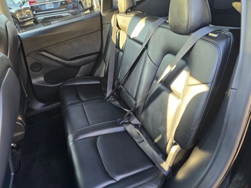 Used 2021 Tesla Model Y Long Range image 29