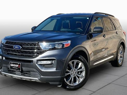Used 2020 Ford Explorer XLT w/ Equipment Group 202A RWD image 37