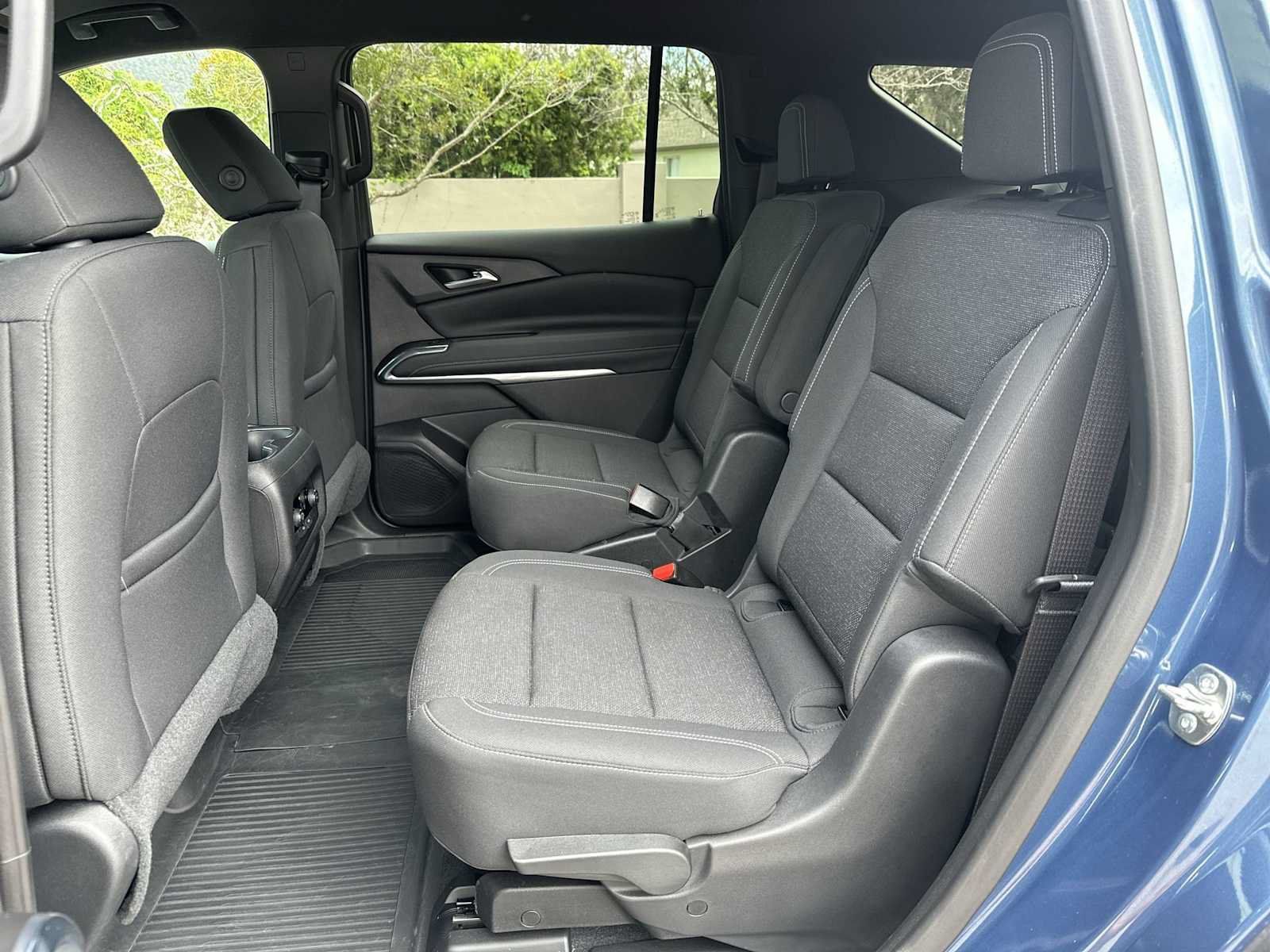 Certified 2025 Chevrolet Traverse LT FWD image 17