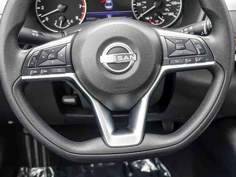 Used 2024 Nissan Altima 2.5 SV FWD image 16
