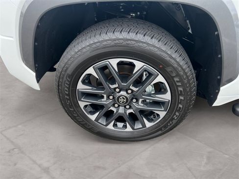 Used 2026 Toyota Tundra Limited image 14