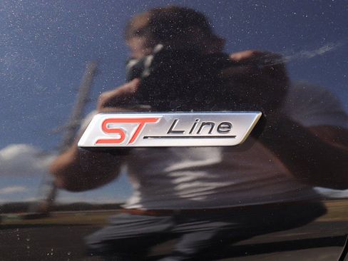 Used 2025 Ford Explorer ST-Line image 5