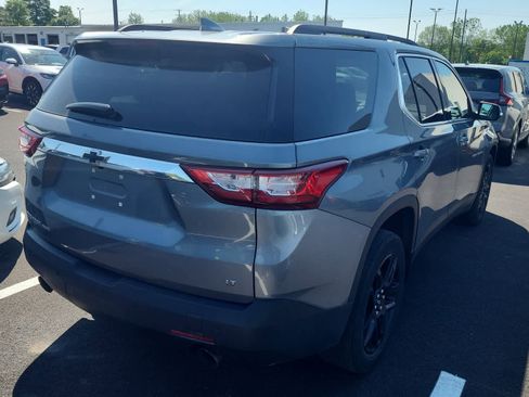 Used 2021 Chevrolet Traverse LT w/ LPO, Black Accent Package AWD/4WD image 4