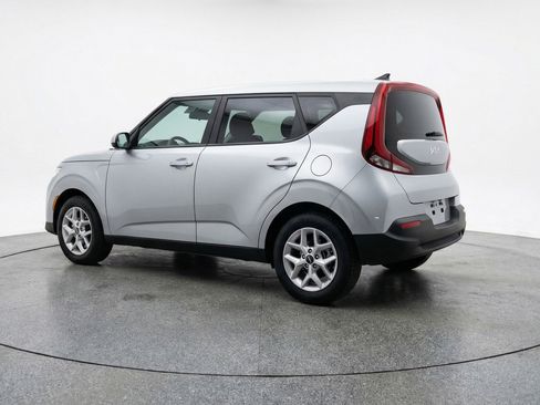 Used 2025 Kia Soul LX w/ LX Technology Package image 6