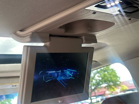 Used 2018 Cadillac Escalade Luxury image 48