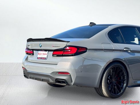 Used 2022 BMW M550i xDrive w/ Dynamic Handling Package AWD/4WD image 10