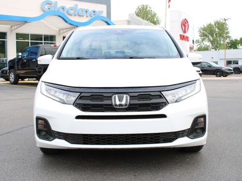 New 2026 Honda Odyssey Touring image 3