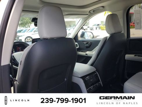 New 2026 Lincoln Aviator AWD image 21