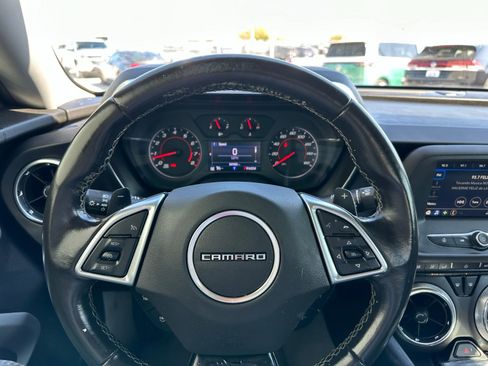 Used 2019 Chevrolet Camaro LT image 5