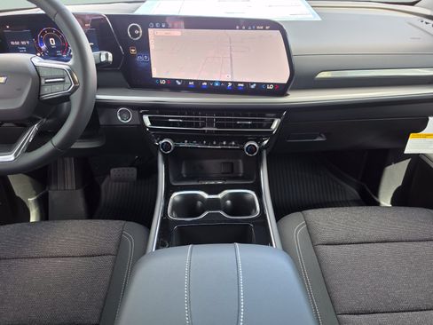 New 2026 Chevrolet Traverse LT w/ Driver Confidence Package FWD image 18