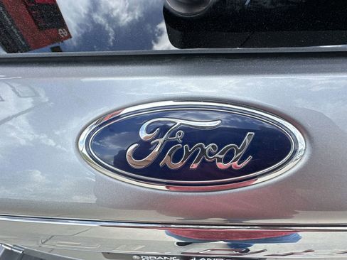 Used 2022 Ford Explorer Limited w/ Hybrid Equipment Group 310A AWD/4WD image 32