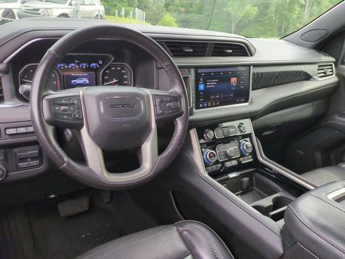 Used 2021 GMC Yukon Denali w/ Denali Premium Package AWD/4WD image 28