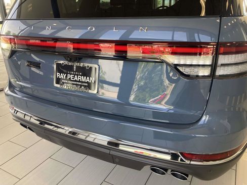 Used 2025 Lincoln Aviator Reserve w/ Equipment Group 201A AWD/4WD image 3