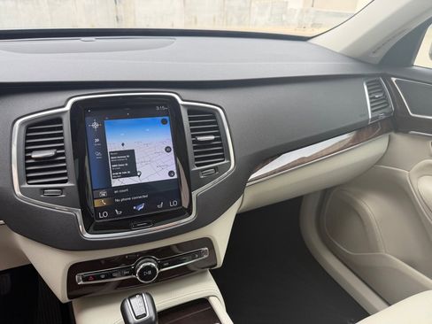 Used 2018 Volvo XC90 T6 Momentum w/ Convenience Package AWD/4WD image 19