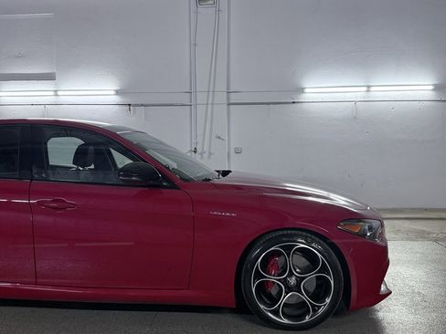 Used 2022 Alfa Romeo Giulia Veloce image 5