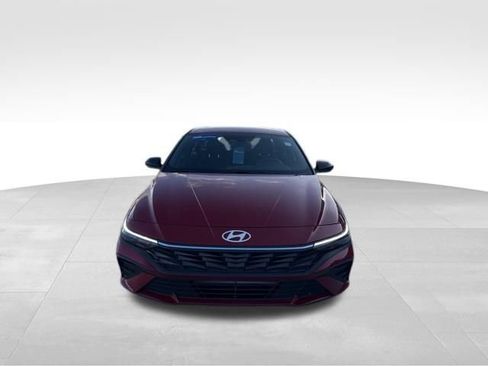 Certified 2025 Hyundai Elantra Sport image 2