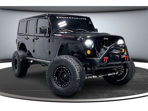 Used 2015 Jeep Wrangler Unlimited Rubicon image 2