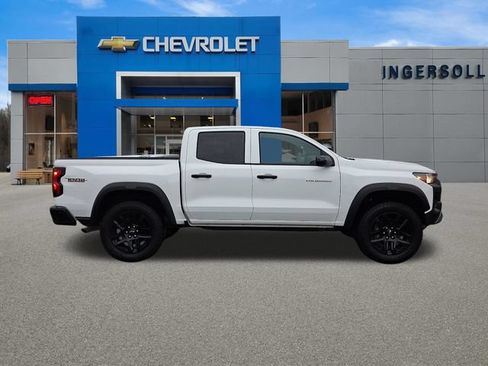 Used 2025 Chevrolet Colorado Trail Boss AWD/4WD image 28
