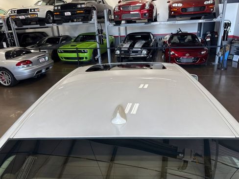 Used 2011 Buick Lucerne CXL image 88