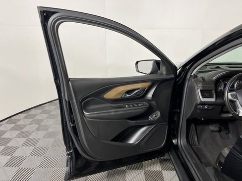 Used 2021 GMC Terrain SLE w/ Driver Convenience Package image 15