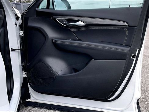 Used 2023 Buick Envision Essence image 29