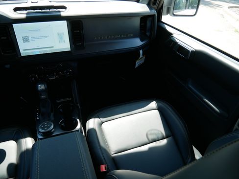 Used 2026 Ford Bronco Badlands AWD/4WD image 11