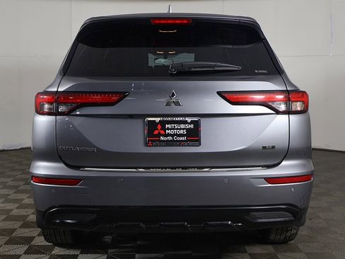 Used 2024 Mitsubishi Outlander SE Black Edition image 13