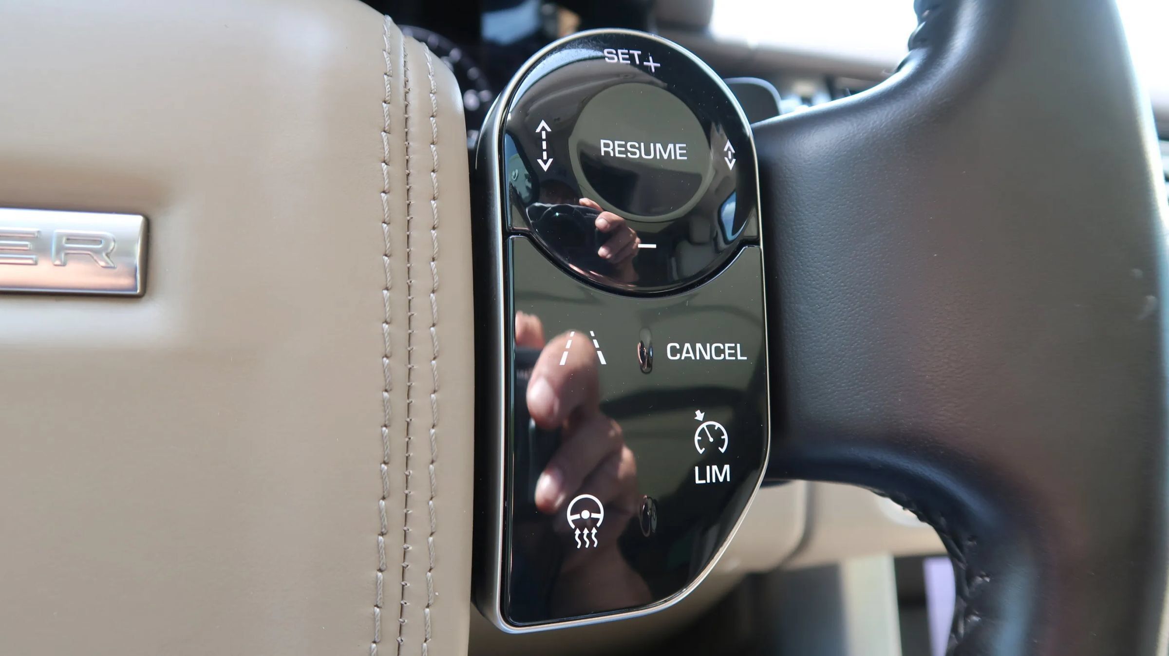 Used 2018 Land Rover Range Rover HSE AWD/4WD image 38