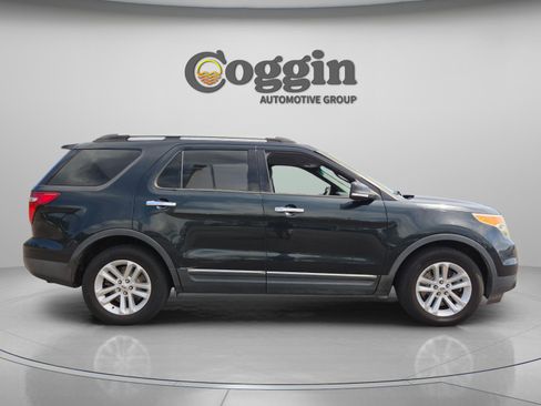 Used 2014 Ford Explorer XLT w/ Equipment Group 202A image 6