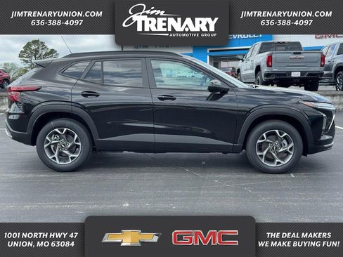 New 2026 Chevrolet Trax LT w/ Driver Confidence Package FWD image 18