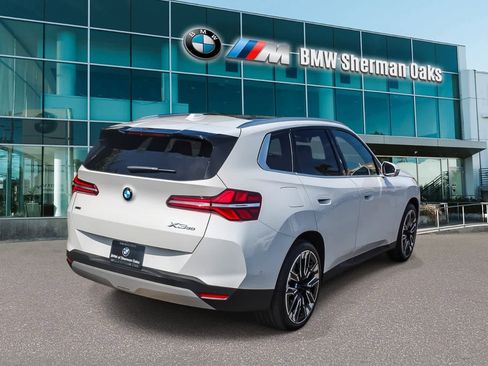 Used 2025 BMW X3 xDrive30 w/ Premium Package AWD/4WD image 4