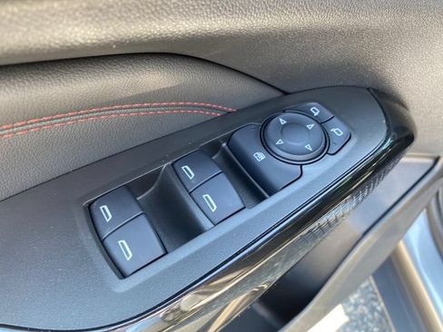 Certified 2024 Chevrolet Trax RS w/ Sunroof Package FWD image 18