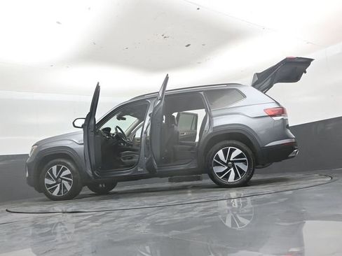 Used 2024 Volkswagen Atlas SE AWD/4WD image 56