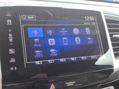 Used 2018 Honda Pilot Touring image 7