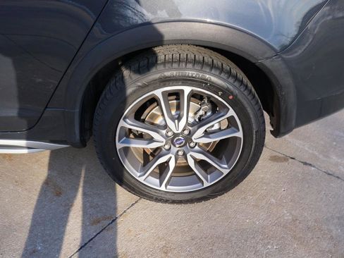 Used 2015 Volvo V60 T5 Cross Country w/ Protection Package image 10