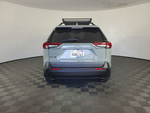 Used 2022 Toyota RAV4 XLE w/ Convenience Package image 5