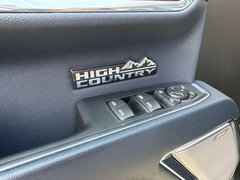 Used 2024 Chevrolet Silverado 1500 High Country w/ Technology Package image 18