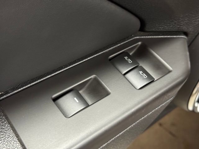 Used 2012 Ford Mustang GT Premium RWD image 18