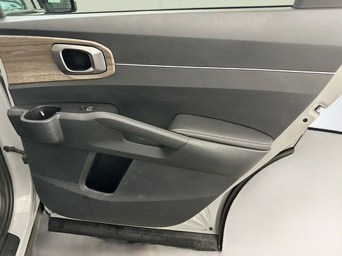 Used 2023 Kia Sorento S w/ Panoramic Sunroof Package AWD/4WD image 33