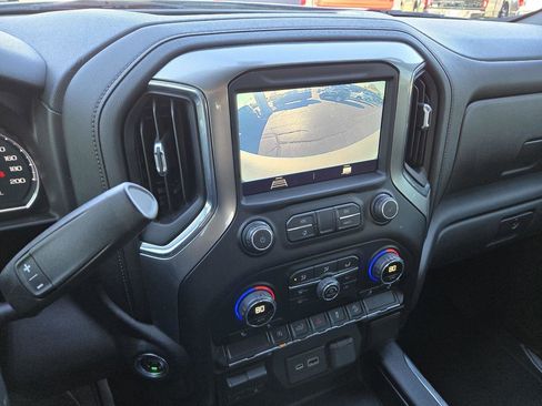 Used 2021 Chevrolet Silverado 1500 LT Trail Boss w/ Bed Protection Package image 9